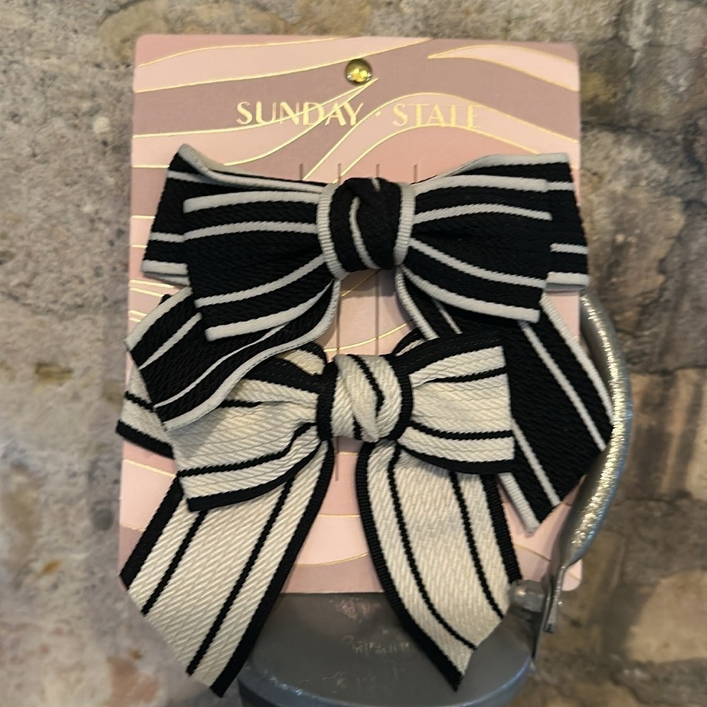 Sunday State Women’s bow barrettes